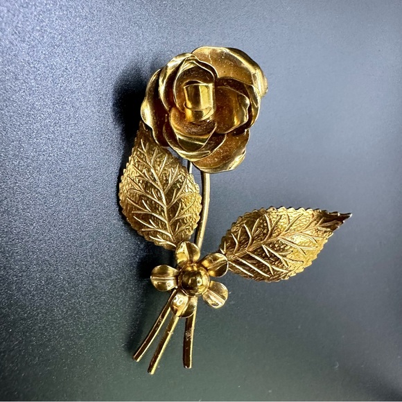 VINTAGE Coro SIGNED 2” Gold Tone Rose Flower Brooch Pin 1940s unique - Picture 3 of 11